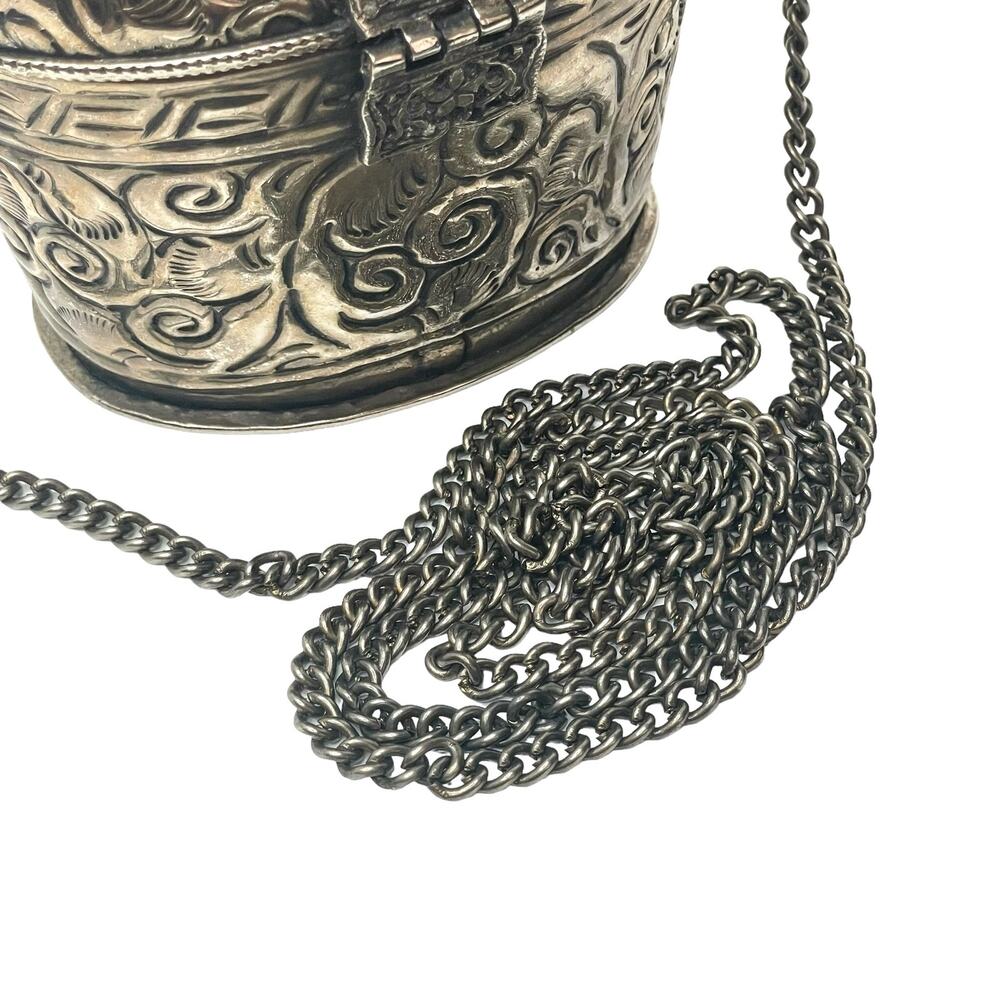 Vintage Metal Pillow Purse - Picture 15 of 15